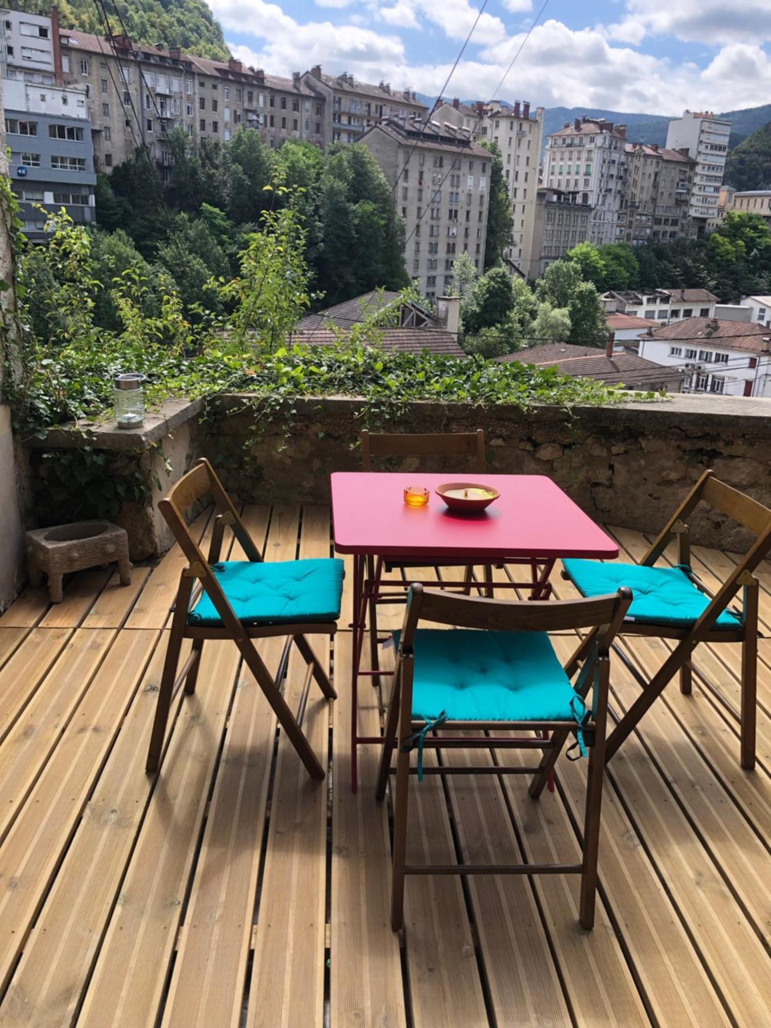 T2 Avec Terrasse Calme Et Ensoleillee Apartment Saint-Claude Luaran gambar
